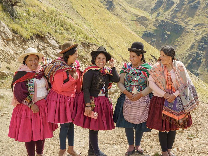 Parque Nacional Tunari: El impacto de las Warmi Kewiñas en la reforestación